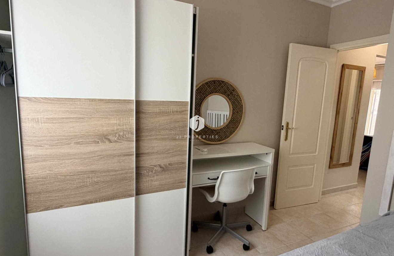 Tweedehands - Bungalow -
Orihuela Costa - Costa Blanca