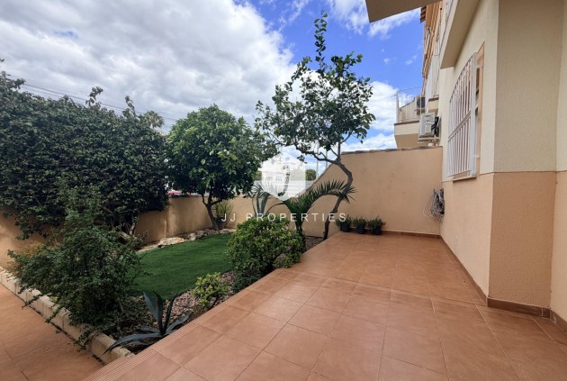 Tweedehands - Bungalow -
Orihuela Costa - Costa Blanca