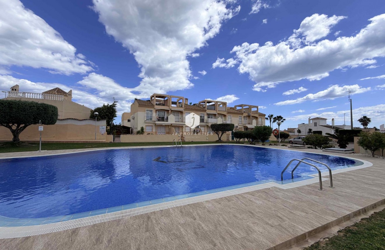 Tweedehands - Bungalow -
Orihuela Costa - Costa Blanca