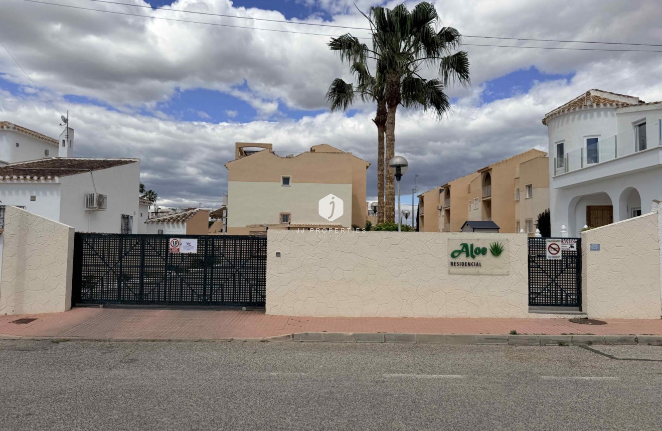 Tweedehands - Bungalow -
Orihuela Costa - Costa Blanca