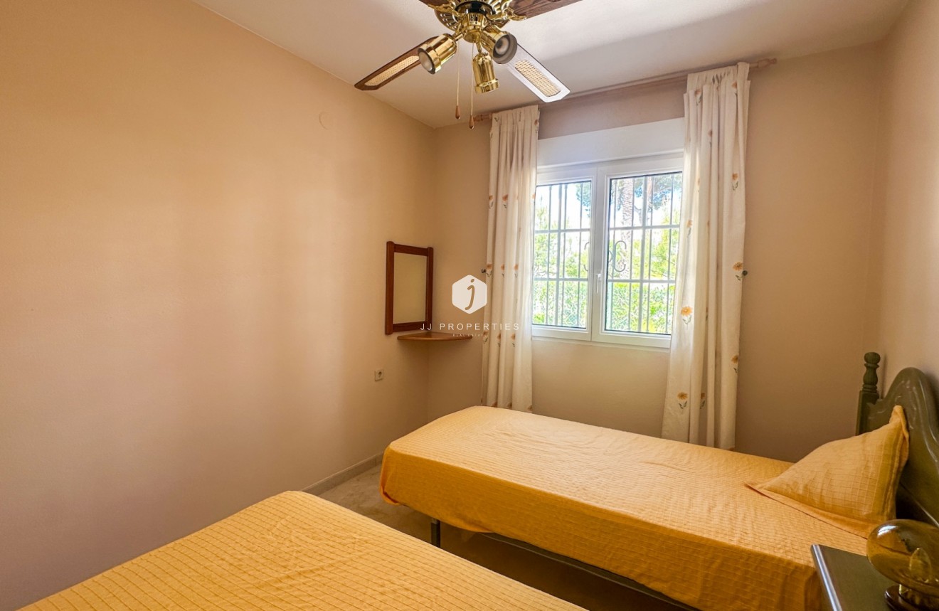 Tweedehands - Chalet -
Orihuela Costa - Costa Blanca