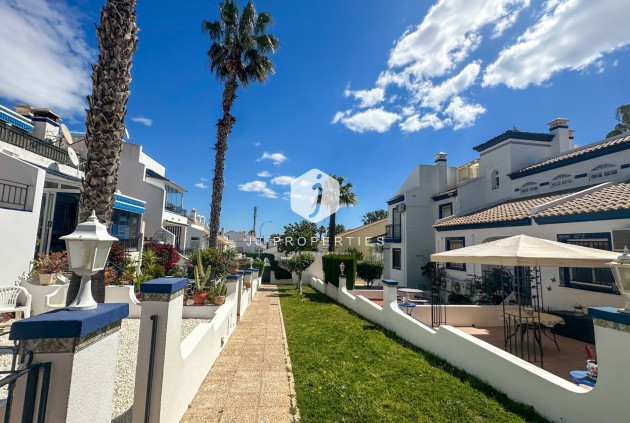 Tweedehands - Chalet -
Orihuela Costa - Costa Blanca