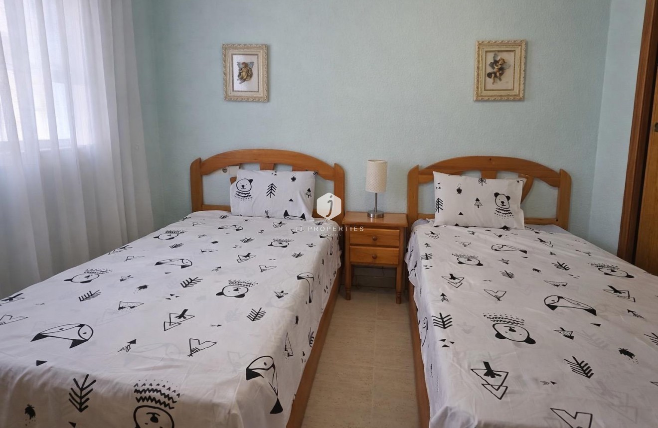 Resale - Apartment / flat -
Torrevieja - Habaneras