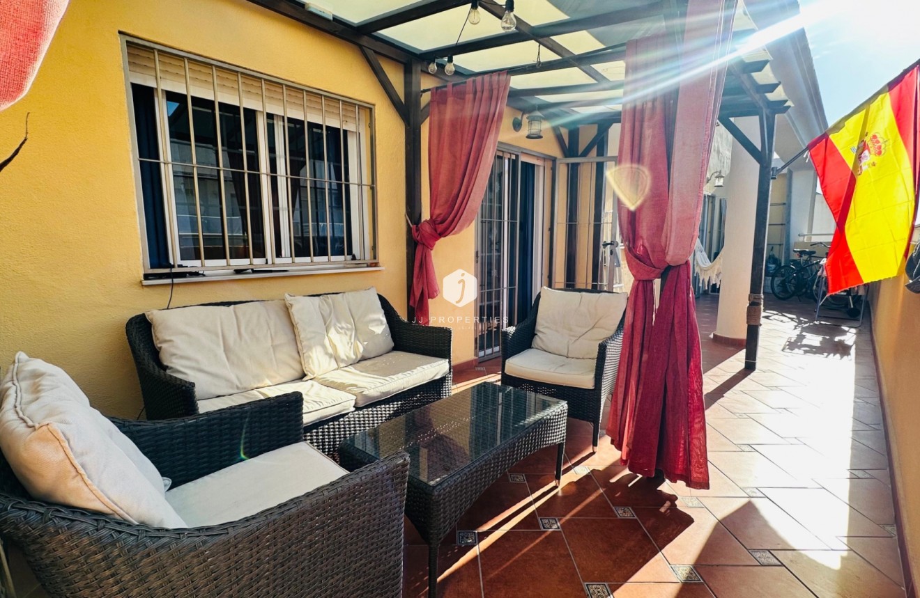 Resale - Apartment / flat -
Torrevieja - Costa Blanca