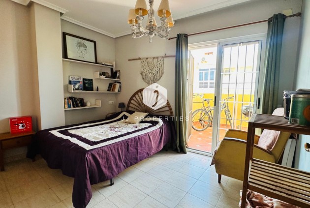 Resale - Apartment / flat -
Torrevieja - Costa Blanca