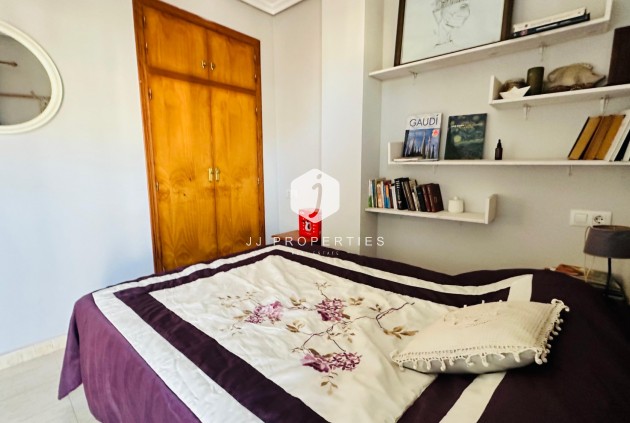 Resale - Apartment / flat -
Torrevieja - Costa Blanca