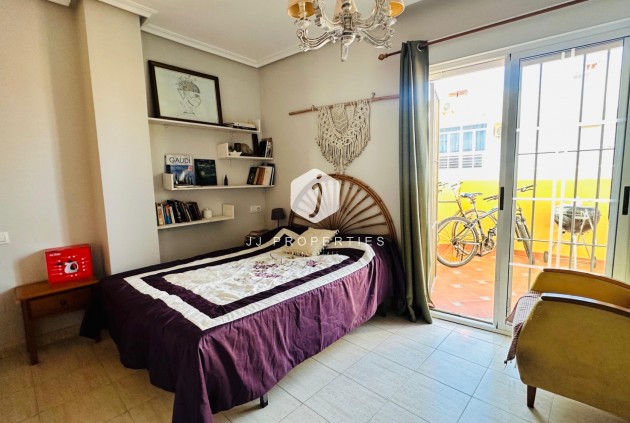 Resale - Apartment / flat -
Torrevieja - Costa Blanca