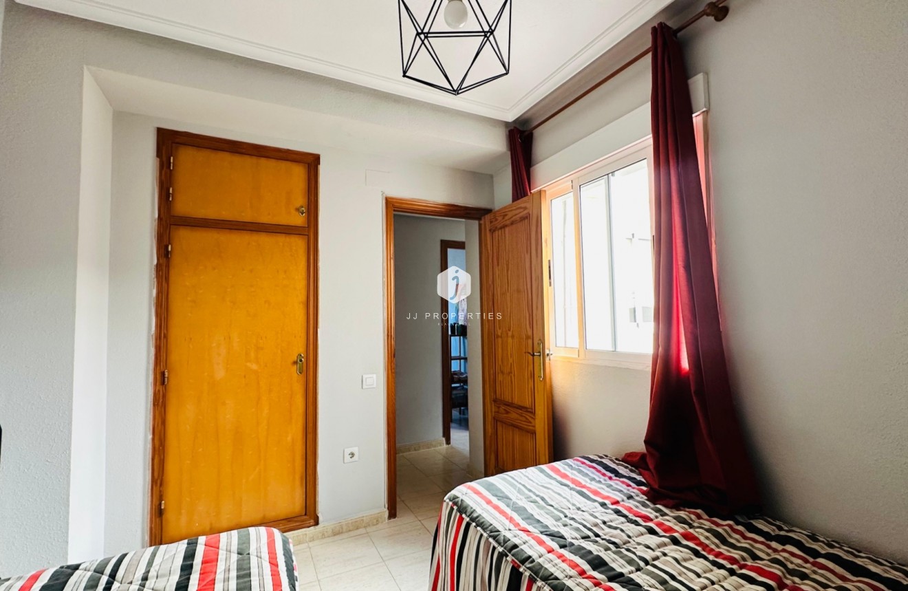 Resale - Apartment / flat -
Torrevieja - Costa Blanca