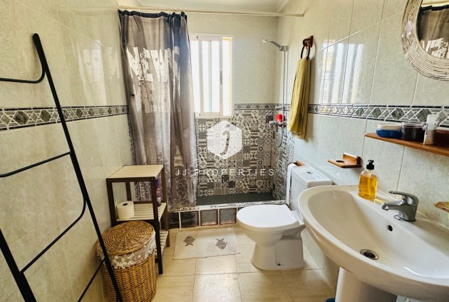 Resale - Apartment / flat -
Torrevieja - Costa Blanca