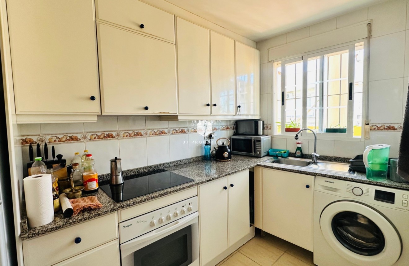 Resale - Apartment / flat -
Torrevieja - Costa Blanca