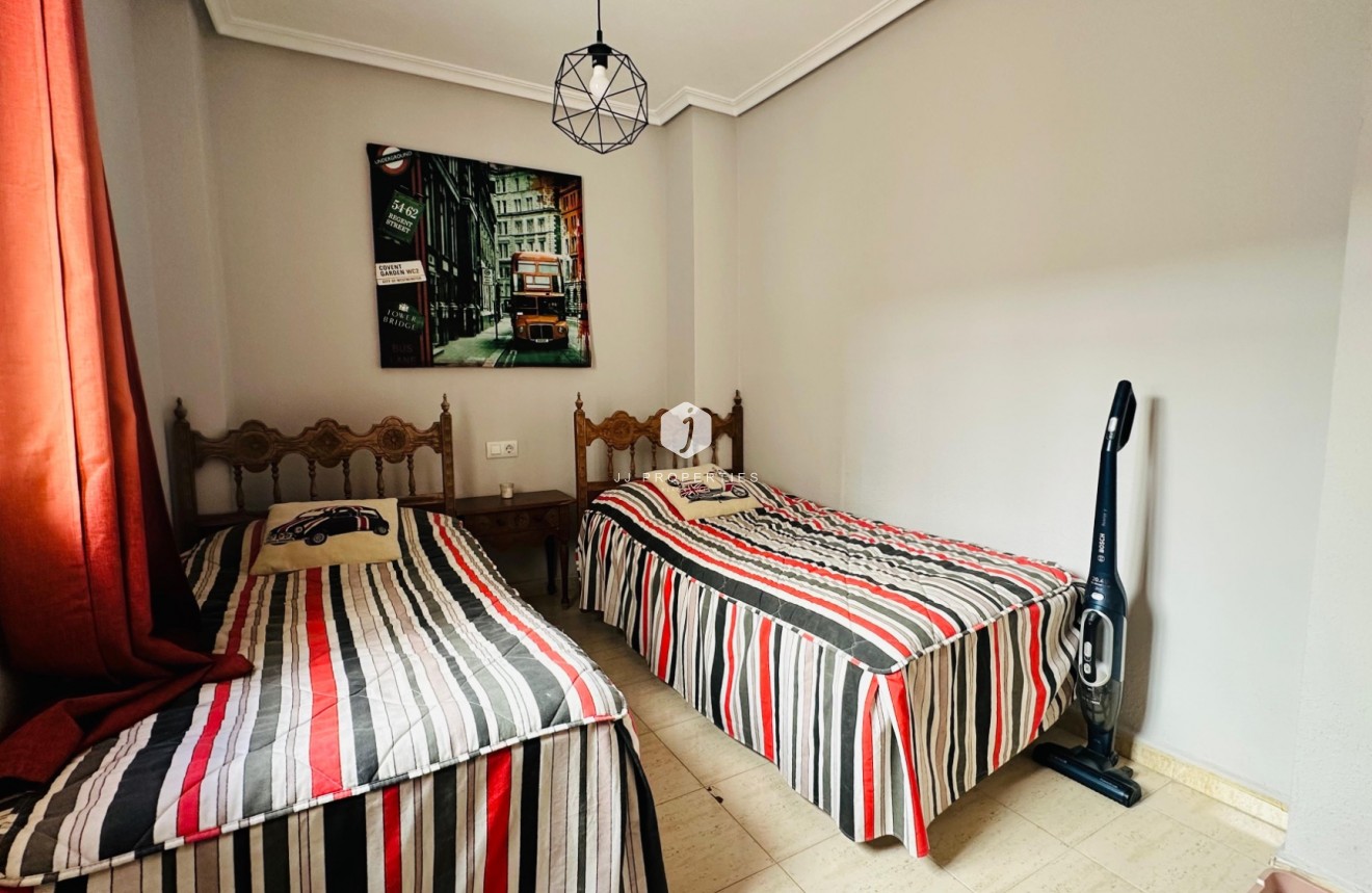 Resale - Apartment / flat -
Torrevieja - Costa Blanca