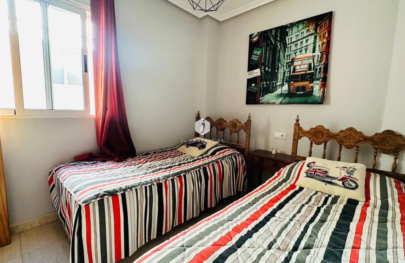 Resale - Apartment / flat -
Torrevieja - Costa Blanca