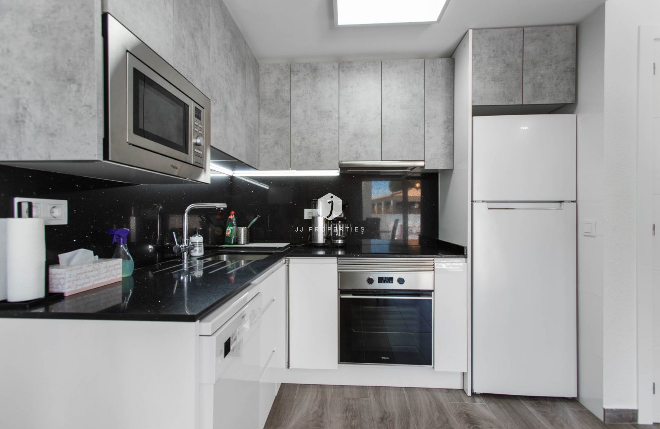 Resale - Duplex -
Torrevieja - Costa Blanca