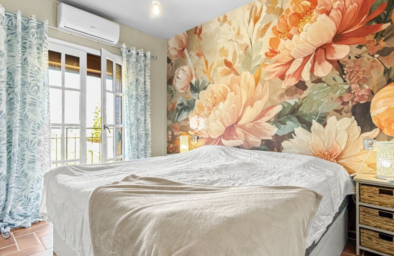 Resale - Apartment / flat -
Torrevieja - Costa Blanca