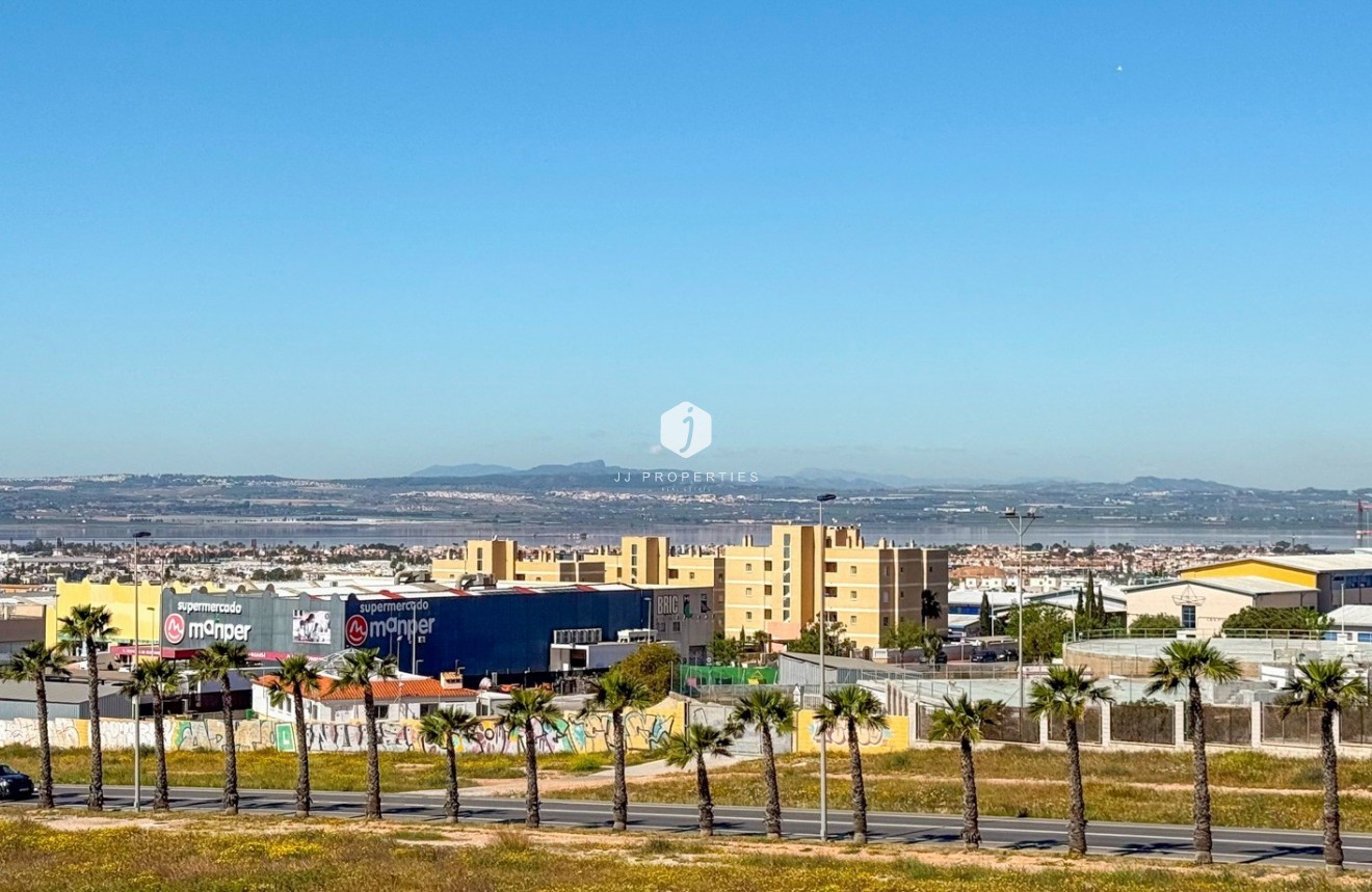 Resale - Apartment / flat -
Torrevieja - Costa Blanca