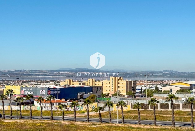 Resale - Apartment / flat -
Torrevieja - Costa Blanca