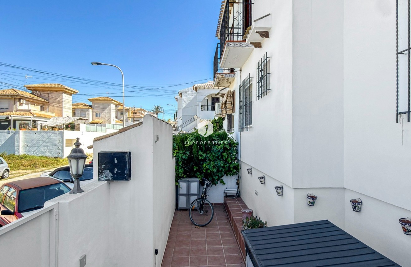 Resale - Apartment / flat -
Torrevieja - Costa Blanca