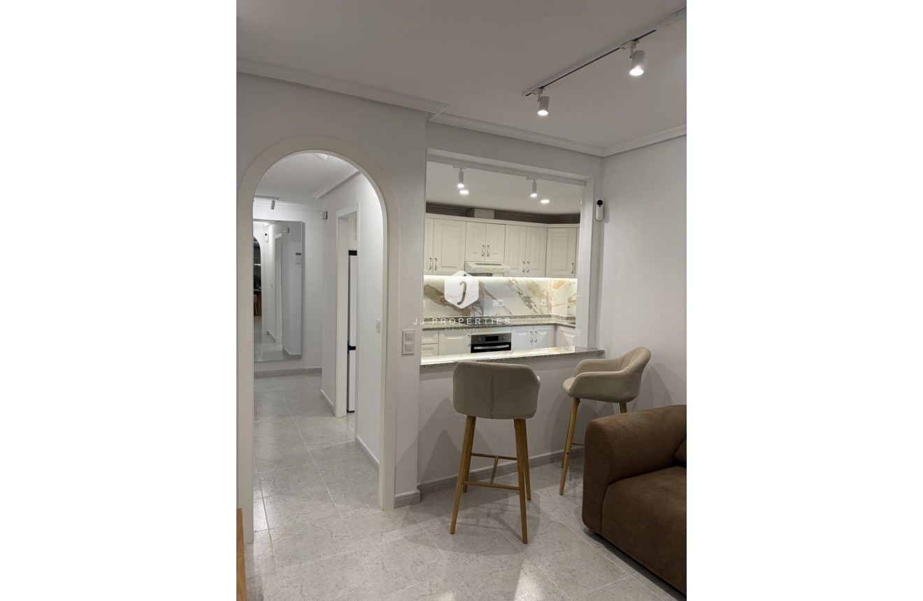 Tweedehands - Appartement / flat -
Lomas De Campoamor - Costa Blanca