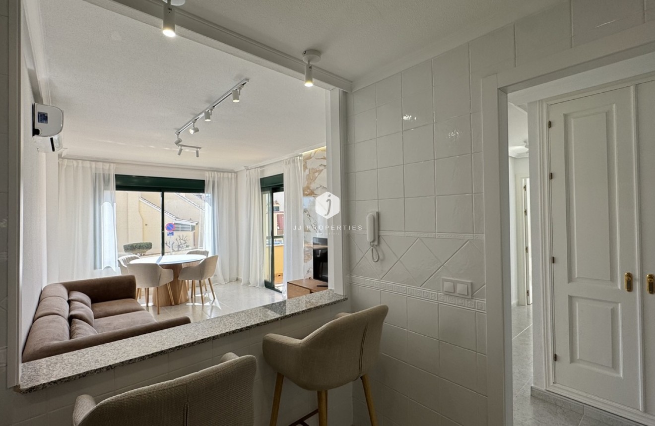 Tweedehands - Appartement / flat -
Lomas De Campoamor - Costa Blanca