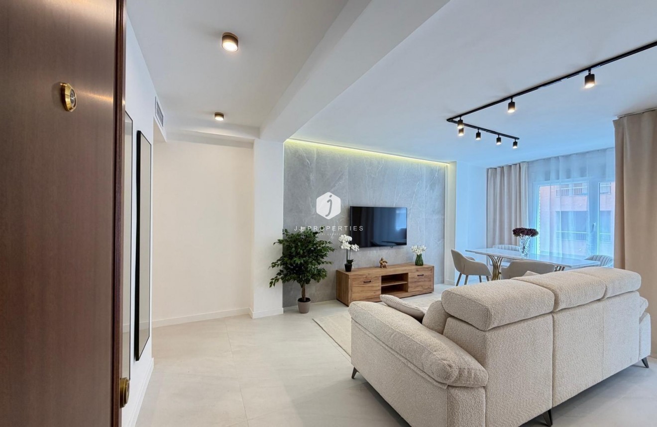 Aus zweiter Hand - Wohnung -
Torrevieja - Playa del Cura