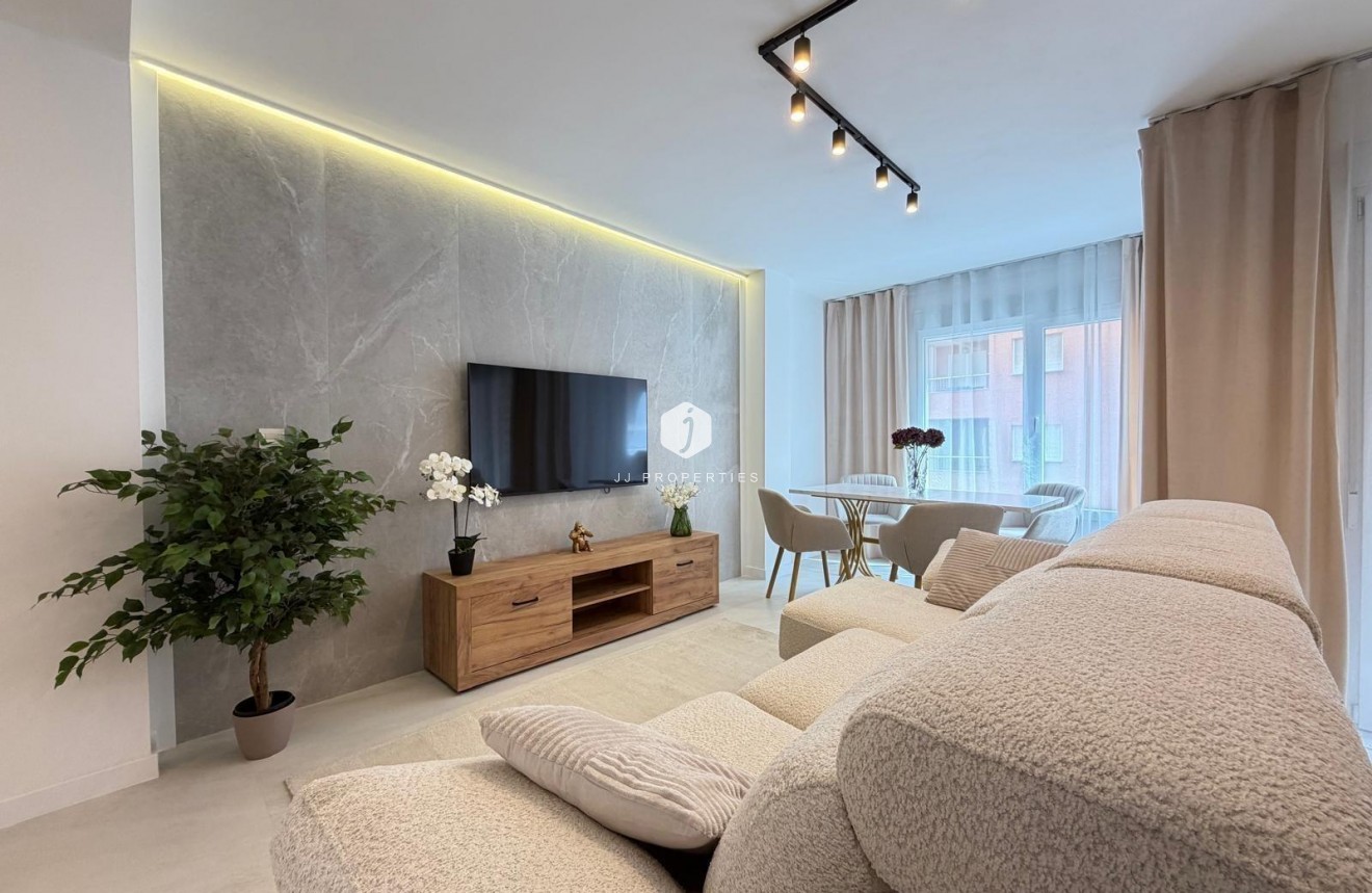 Aus zweiter Hand - Wohnung -
Torrevieja - Playa del Cura