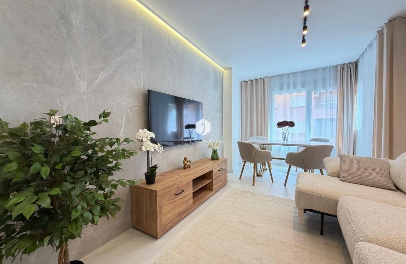 Aus zweiter Hand - Wohnung -
Torrevieja - Playa del Cura