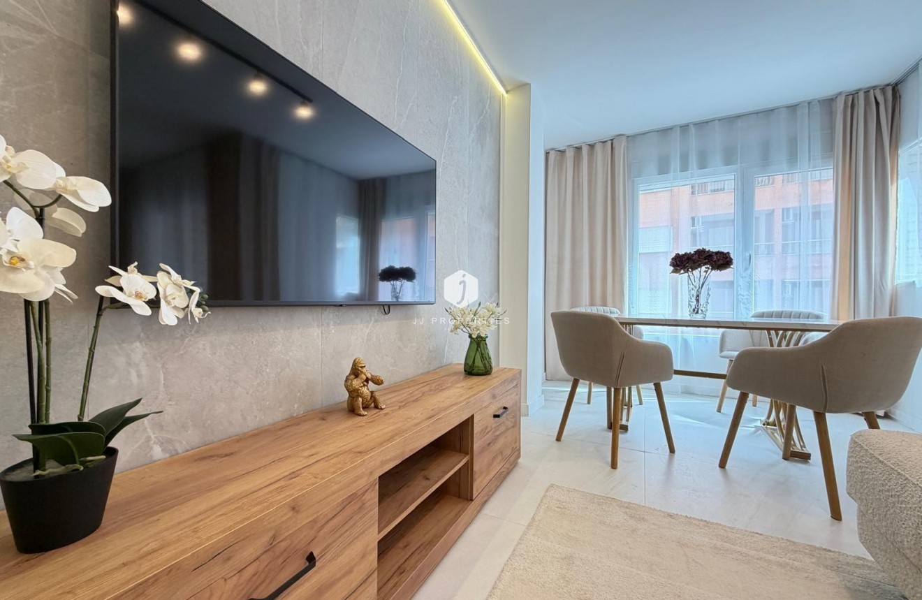 Aus zweiter Hand - Wohnung -
Torrevieja - Playa del Cura