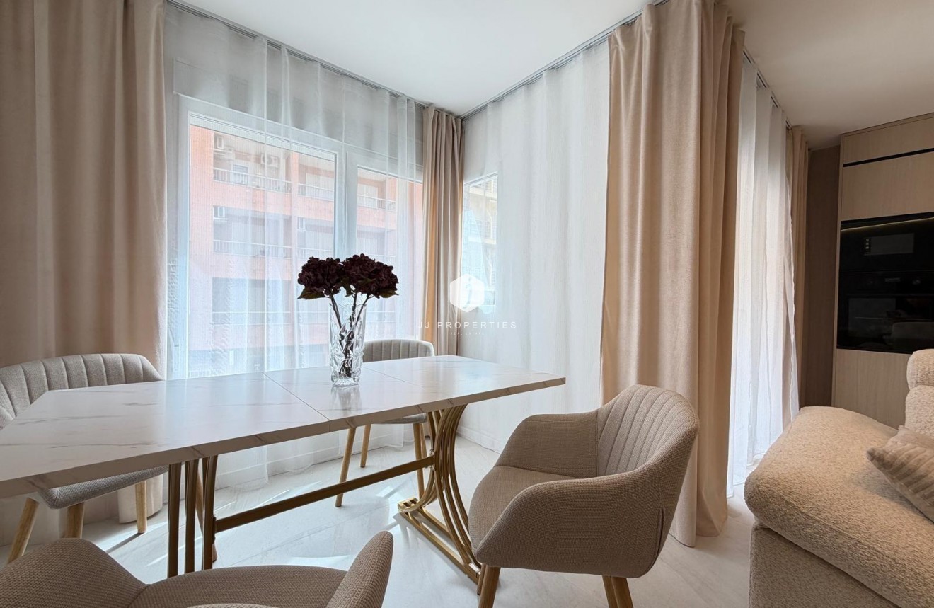 Aus zweiter Hand - Wohnung -
Torrevieja - Playa del Cura