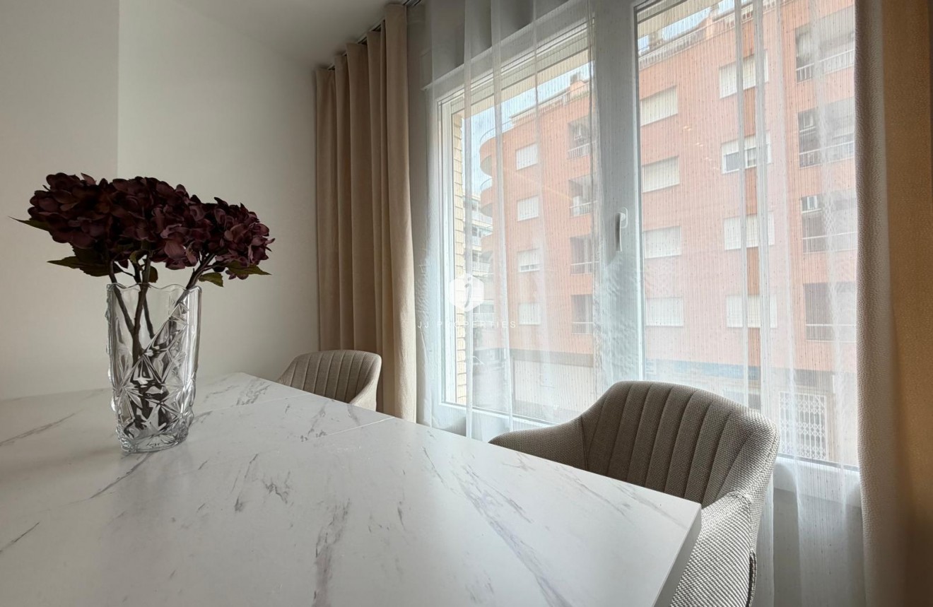 Aus zweiter Hand - Wohnung -
Torrevieja - Playa del Cura