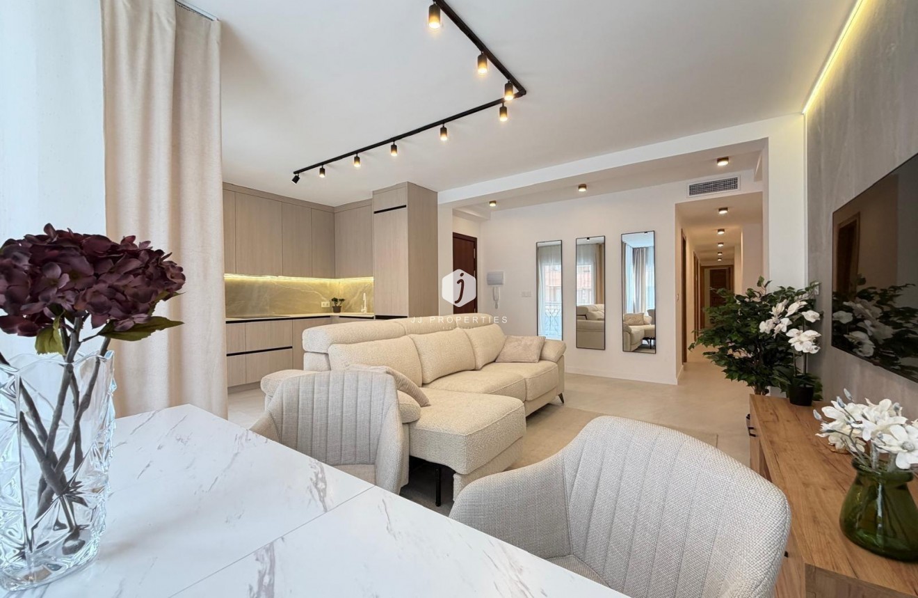 Aus zweiter Hand - Wohnung -
Torrevieja - Playa del Cura