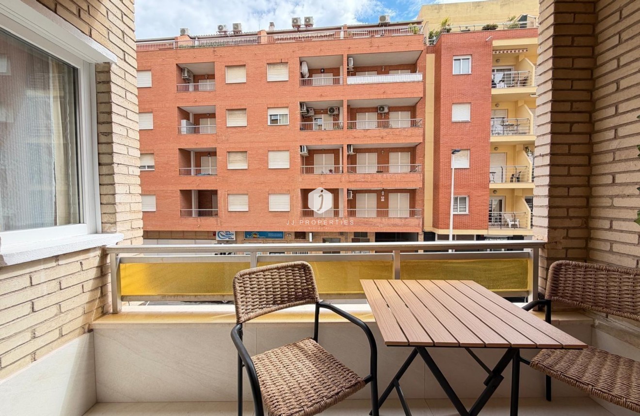 Aus zweiter Hand - Wohnung -
Torrevieja - Playa del Cura