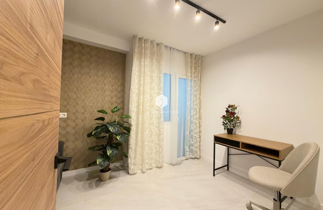 Aus zweiter Hand - Wohnung -
Torrevieja - Playa del Cura