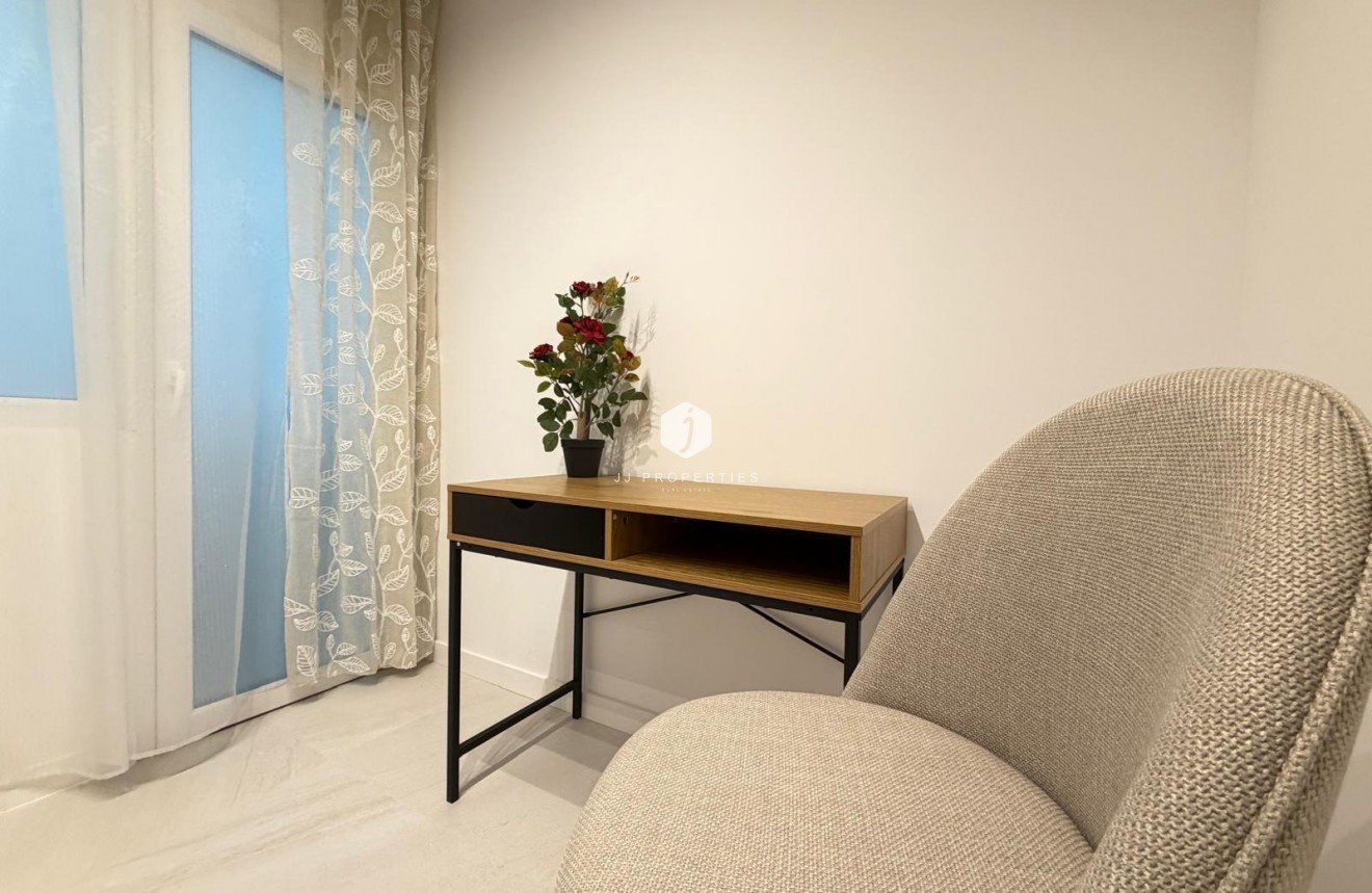 Aus zweiter Hand - Wohnung -
Torrevieja - Playa del Cura