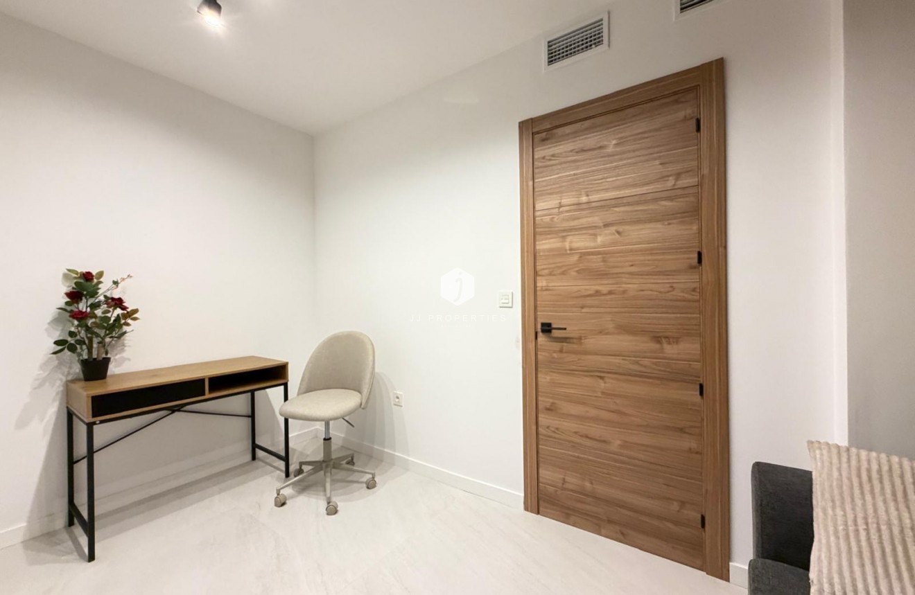 Aus zweiter Hand - Wohnung -
Torrevieja - Playa del Cura