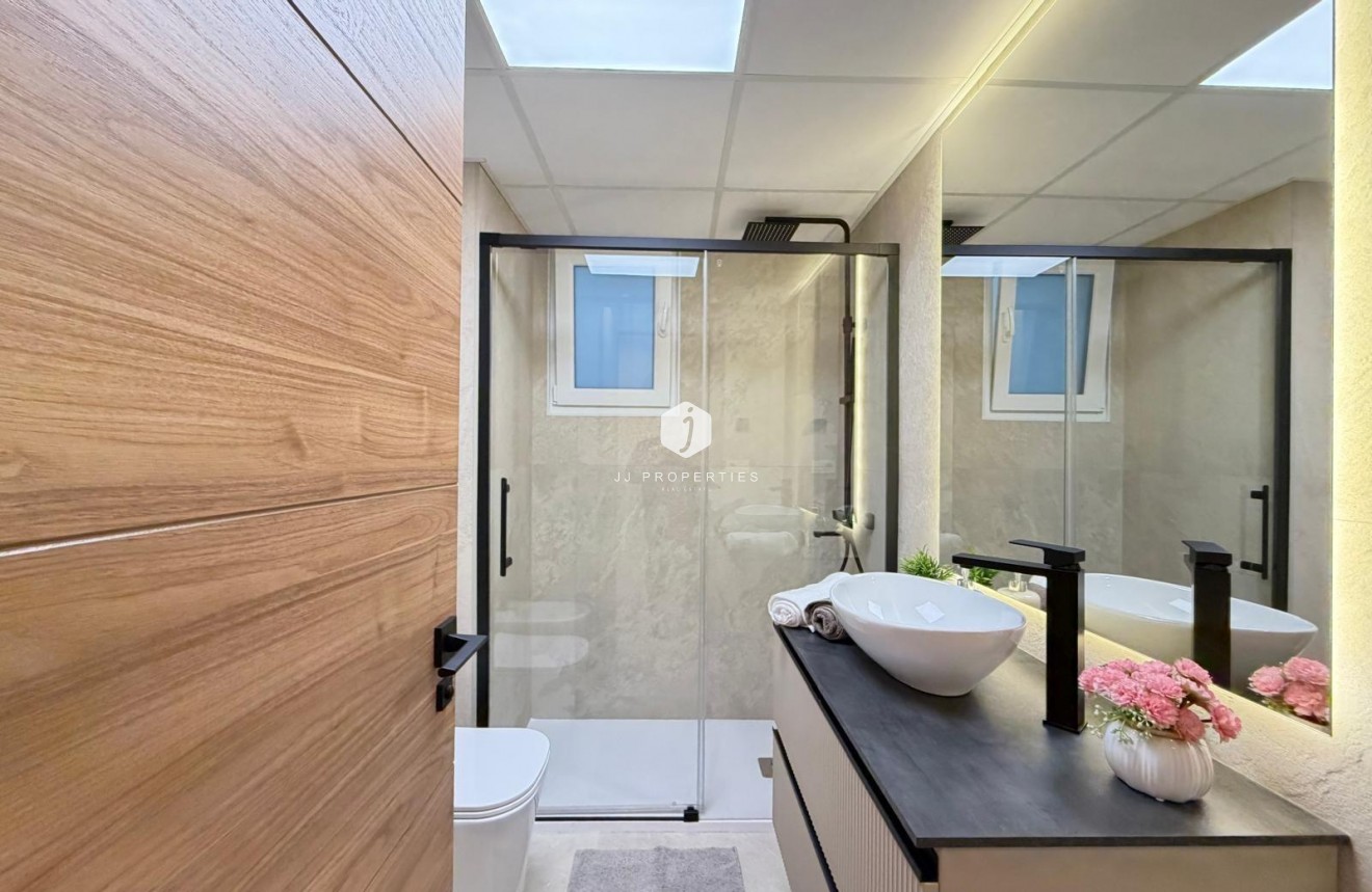 Aus zweiter Hand - Wohnung -
Torrevieja - Playa del Cura