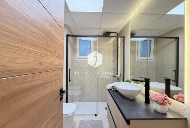 Aus zweiter Hand - Wohnung -
Torrevieja - Playa del Cura