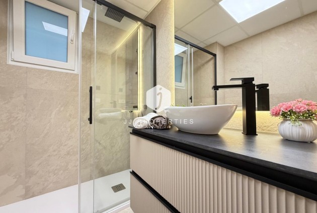 Aus zweiter Hand - Wohnung -
Torrevieja - Playa del Cura