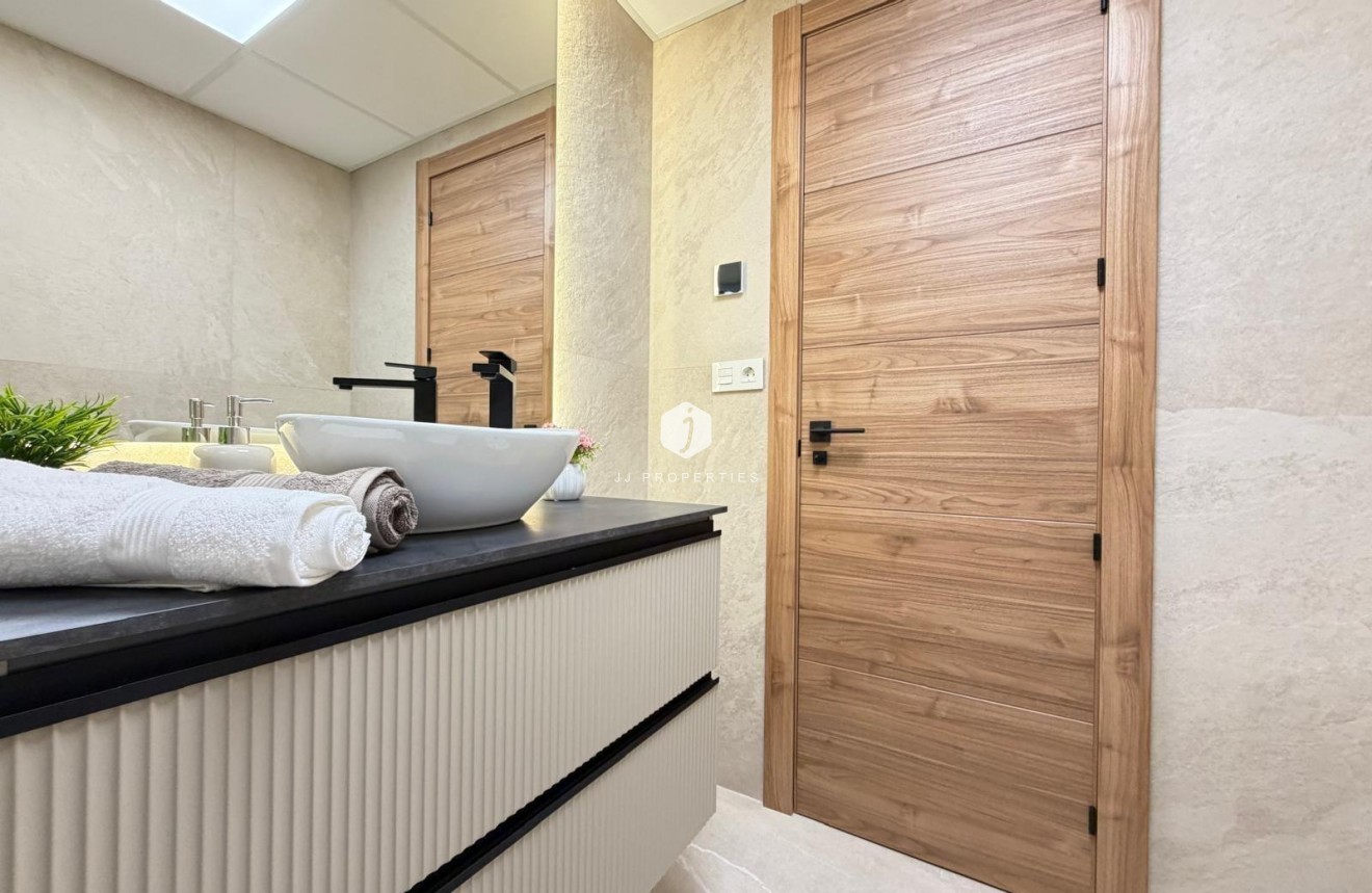 Aus zweiter Hand - Wohnung -
Torrevieja - Playa del Cura