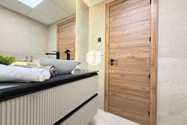 Aus zweiter Hand - Wohnung -
Torrevieja - Playa del Cura