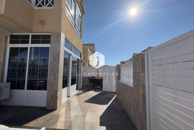 D'occasion - Bungalow -
Torrevieja - Centro