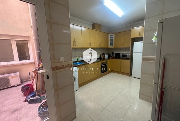 Aus zweiter Hand - Wohnung -
Jacarilla - Inland