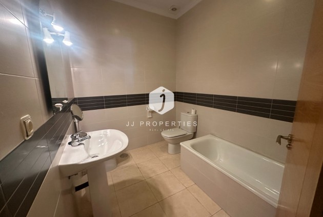 Aus zweiter Hand - Wohnung -
Jacarilla - Inland