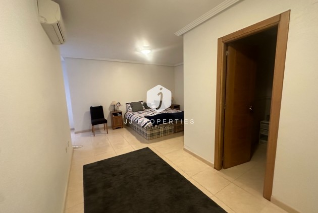 Aus zweiter Hand - Wohnung -
Jacarilla - Inland