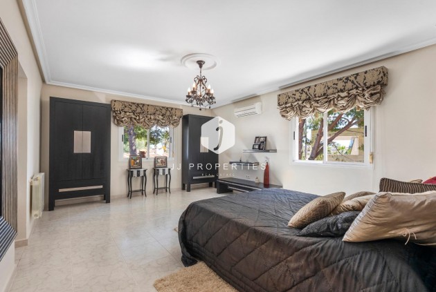 Resale - Villa -
Rojales - Pueblo Bravo