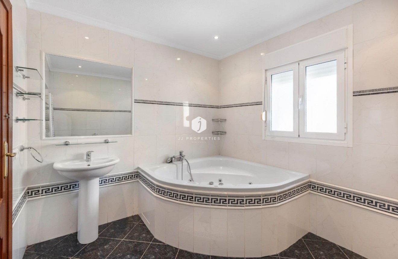 Resale - Villa -
Rojales - Pueblo Bravo