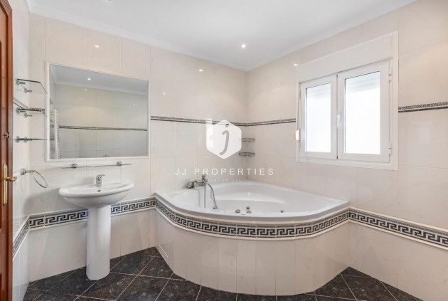 Resale - Villa -
Rojales - Pueblo Bravo