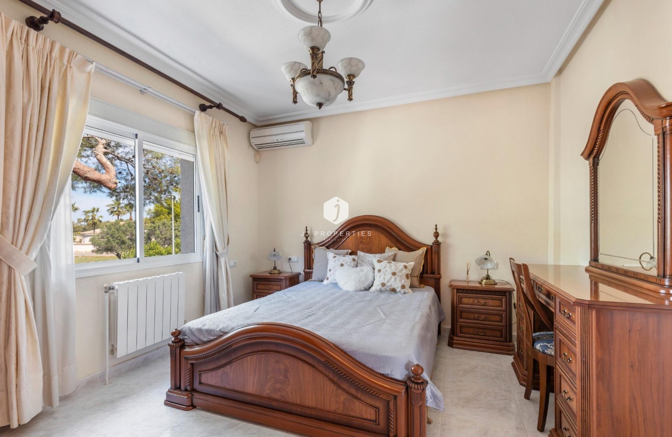 Resale - Villa -
Rojales - Pueblo Bravo