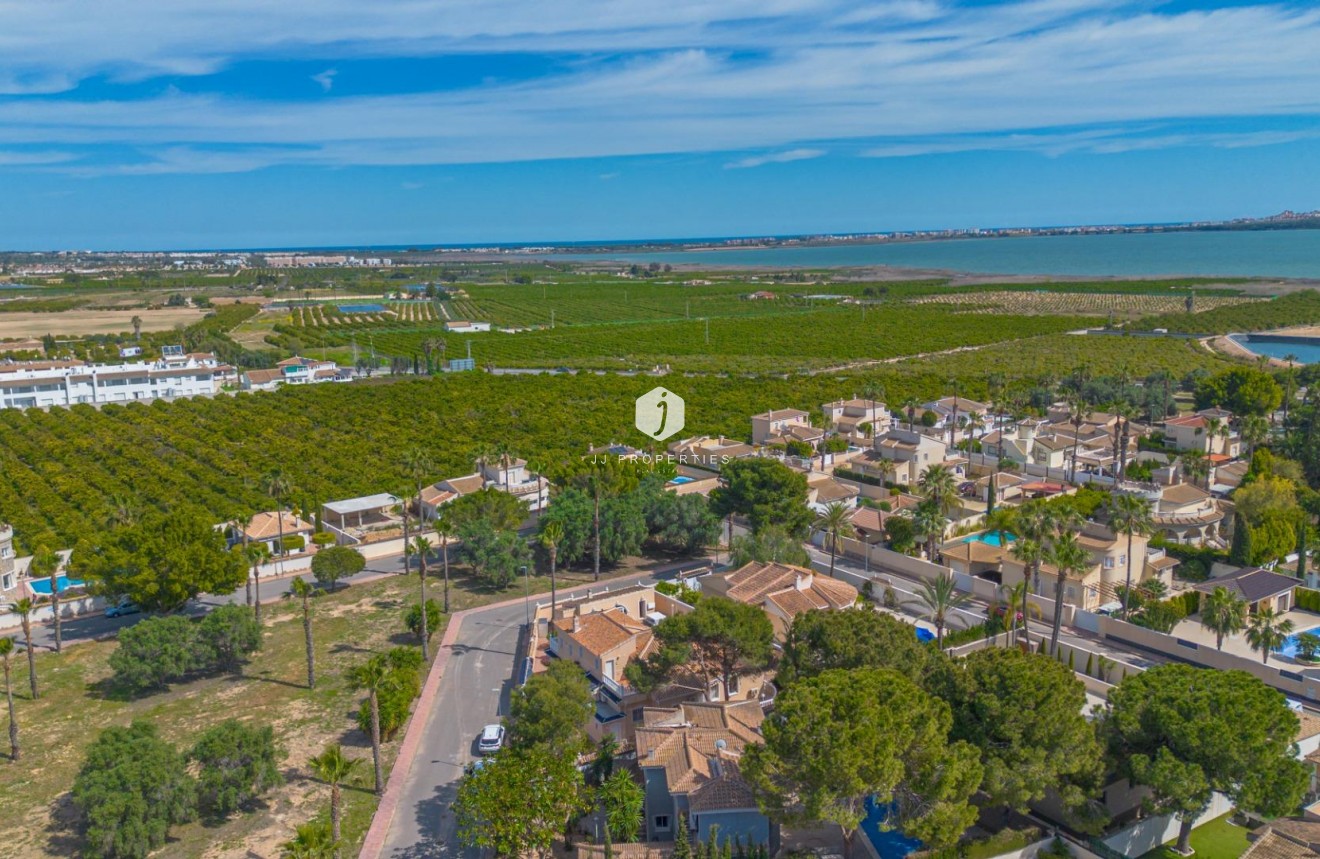 Resale - Villa -
Rojales - Pueblo Bravo