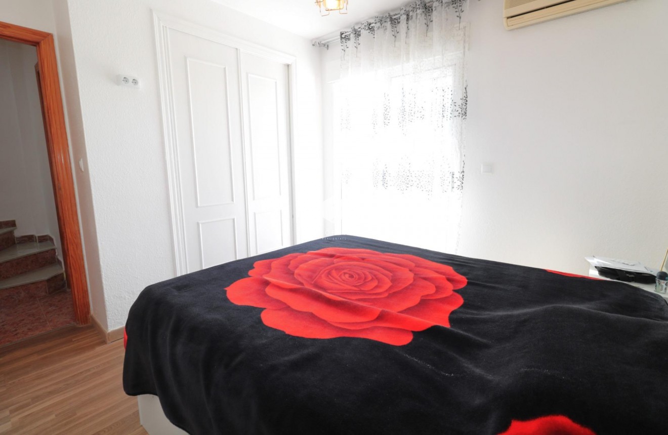 Aus zweiter Hand - Chalet -
Torrevieja - Carrefour