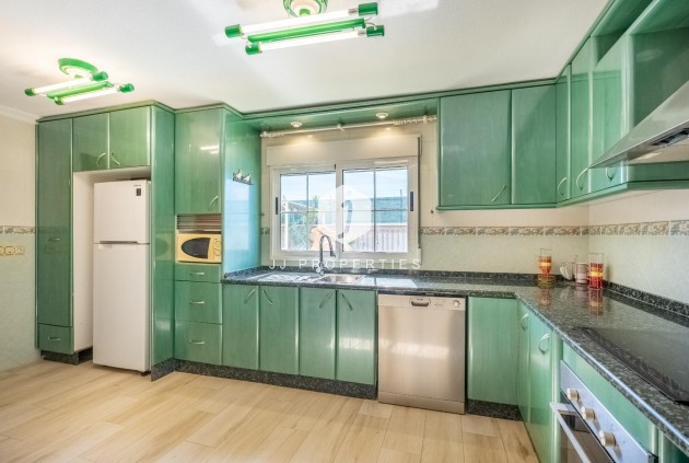 Resale - Villa -
Torrevieja - El chaparral